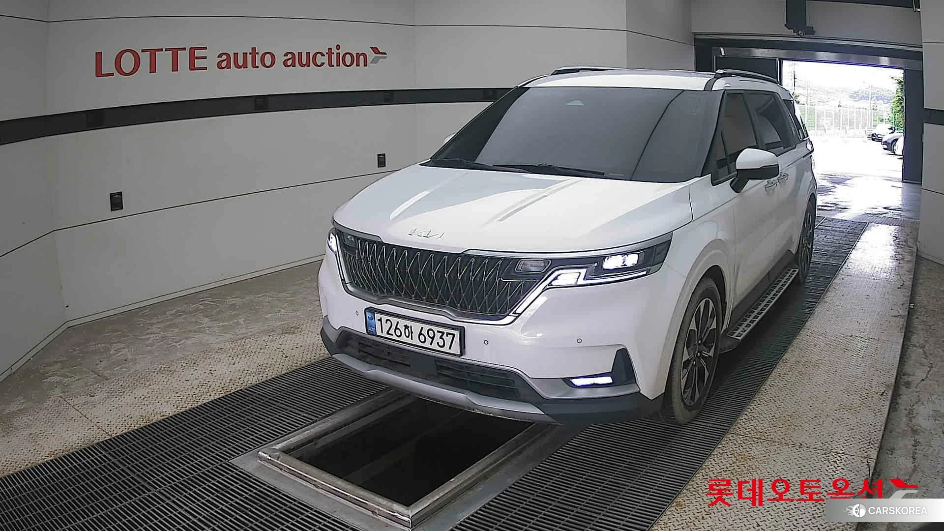 Kia Carnival 2022 Белый из Кореи