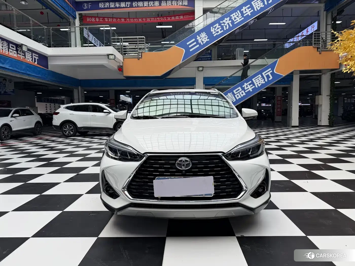 Toyota Yaris L 2022 Белый из Китая