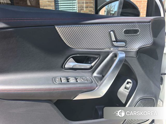 Mercedes-Benz Class A 2024 Белый из Китая