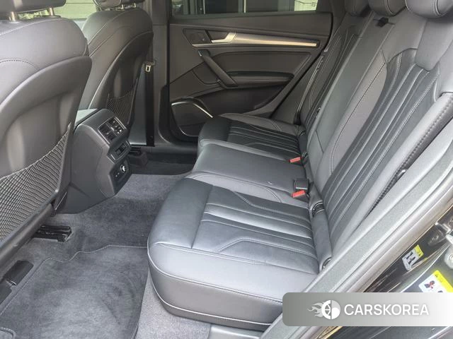 Audi Q5L 2022 Черный из Китая