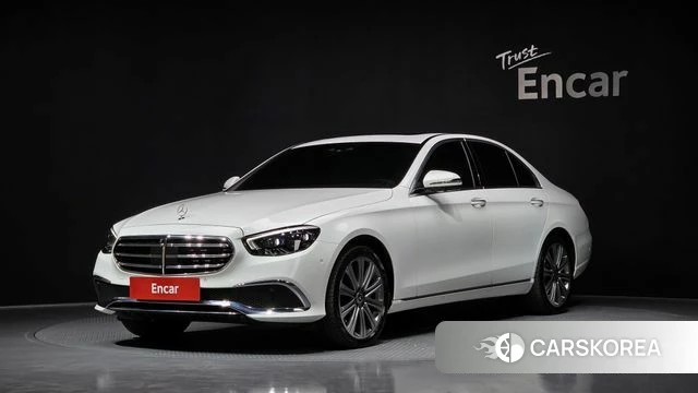Mercedes-Benz E-Class W213 2023 Белый из Кореи