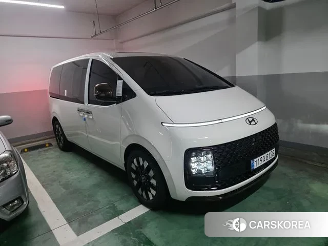 Hyundai Staria 2025 Белый из Кореи