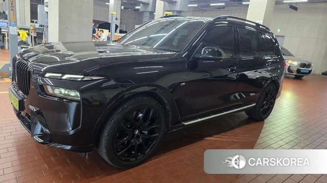 BMW X7 (G07) 2025 Черный из Кореи