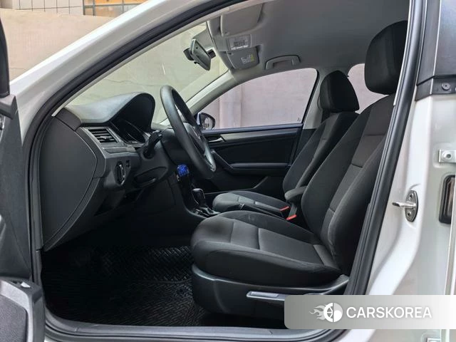 Volkswagen Bora 2021 Белый из Китая
