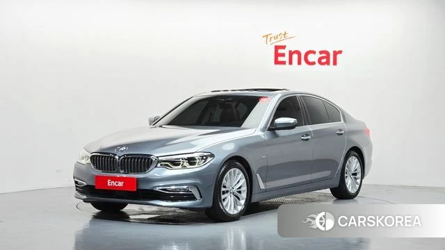 BMW 5 Series (G30) 2018 Небесно-голубой из Кореи