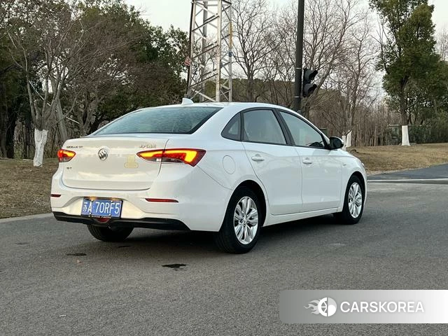 Buick Yinglang 2018 Белый из Китая