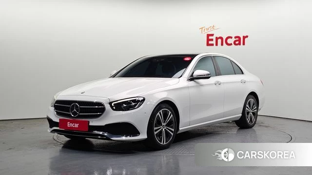Mercedes-Benz E-Class W213 2021 Белый из Кореи