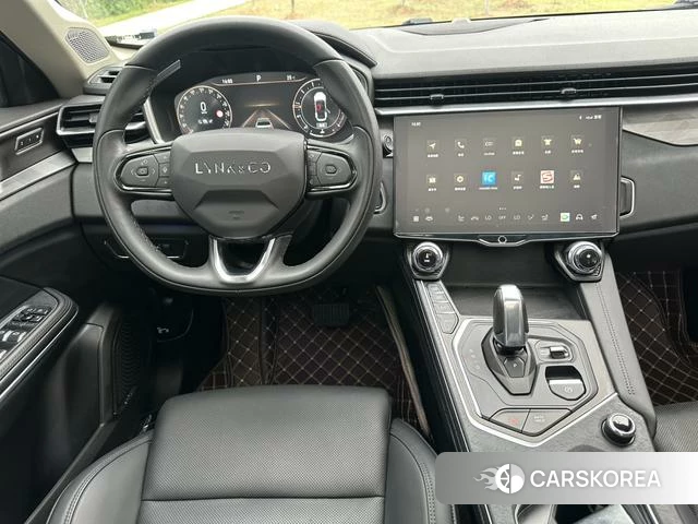 Lynk 01 2022 Черный из Китая
