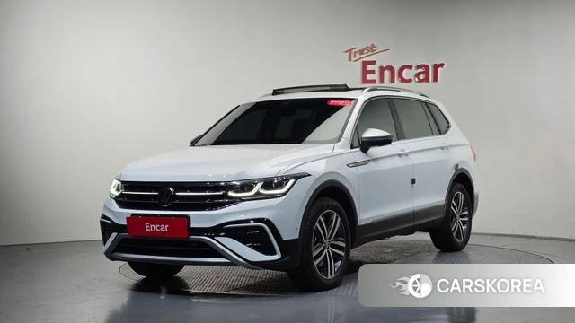 Volkswagen Tiguan Allspace 2023 Белый из Кореи