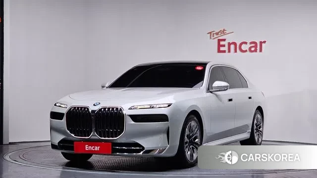 BMW 7 Series (G70) 2023 Белый из Кореи