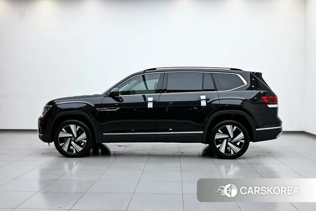 Volkswagen Tourang 2023 Черный из Китая