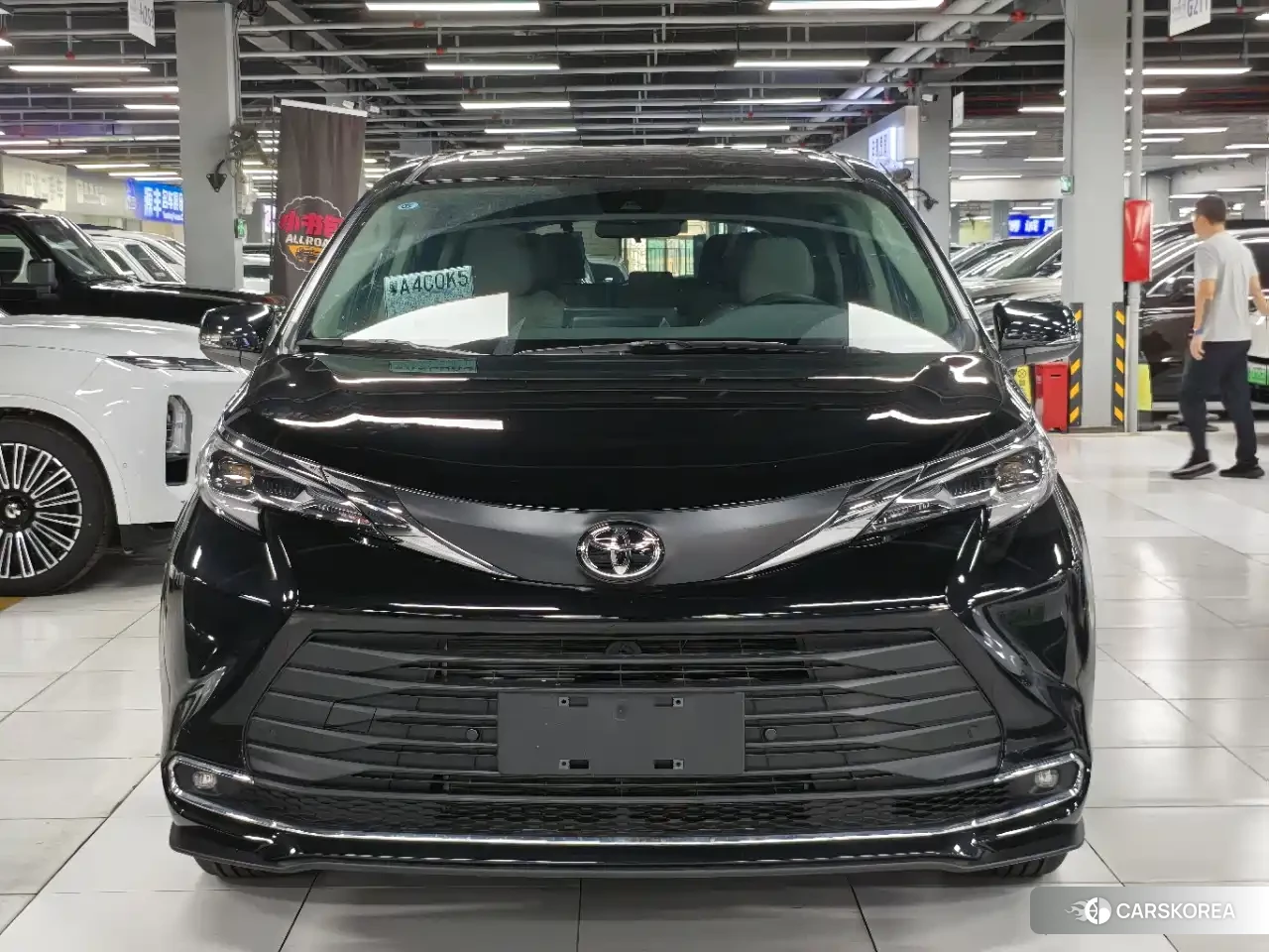 Toyota Sienna 2026 Черный из Китая