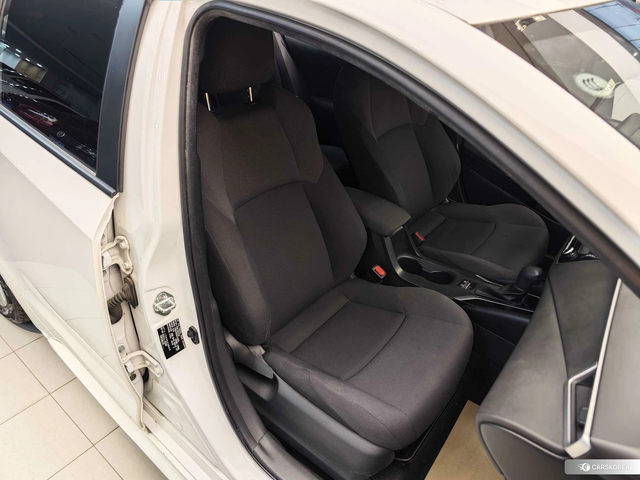 Toyota Lei Ling 2021 Белый из Китая