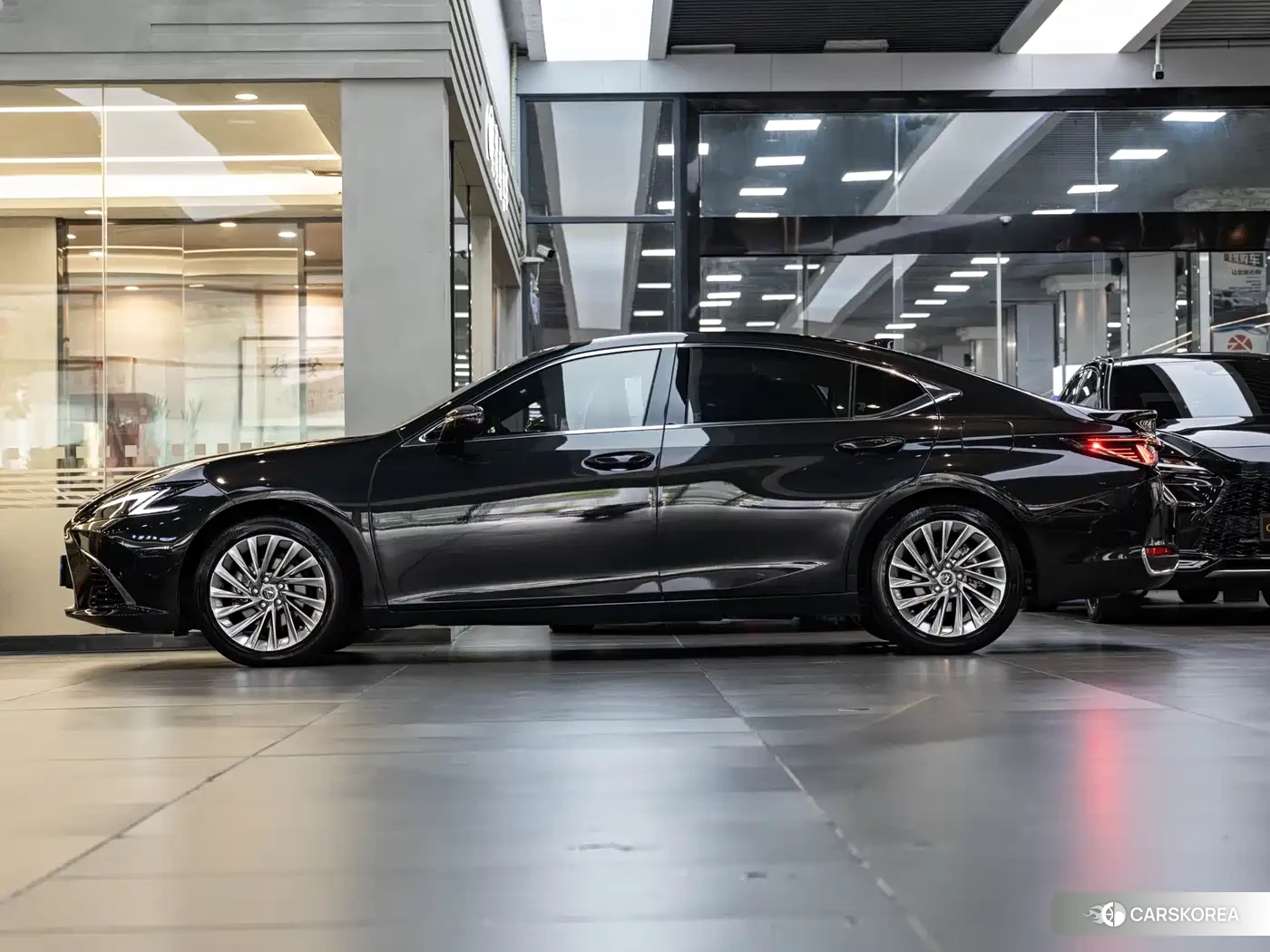 Lexus ES 2025 Черный из Китая