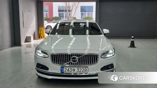 Volvo S90 2022 Белый из Кореи
