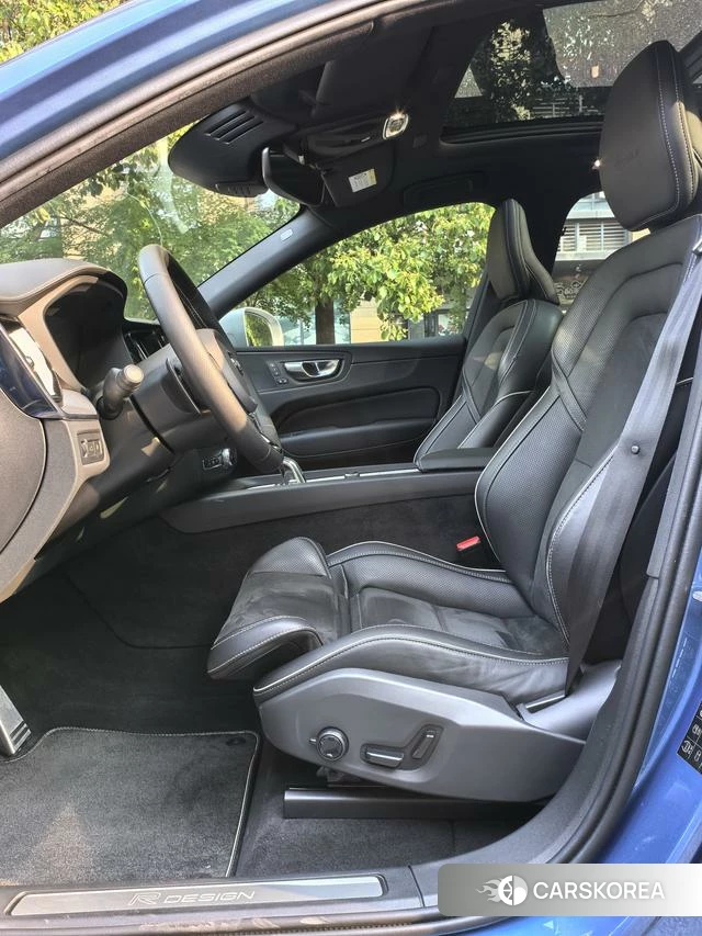 Volvo XC60 PHEV 2020 Синий из Китая