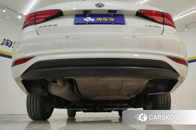 Volkswagen Lavida 2021 Белый из Китая