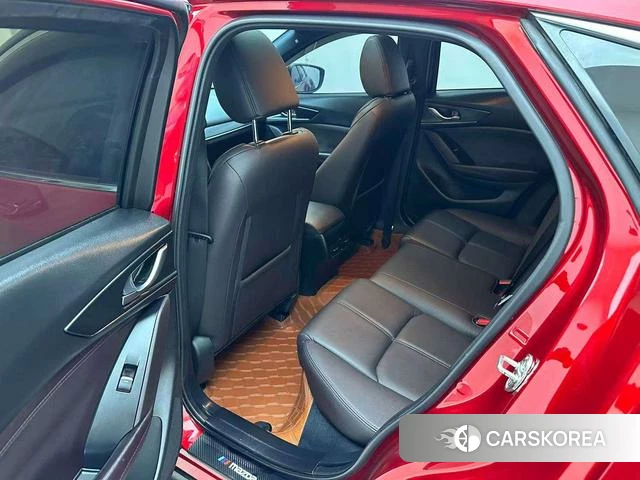 Mazda CX-4 2023 Красный из Китая