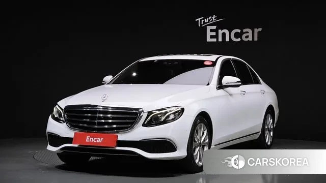 Mercedes-Benz E-Class W213 2018 Белый из Кореи