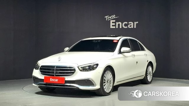 Mercedes-Benz E-Class W213 2021 Белый из Кореи