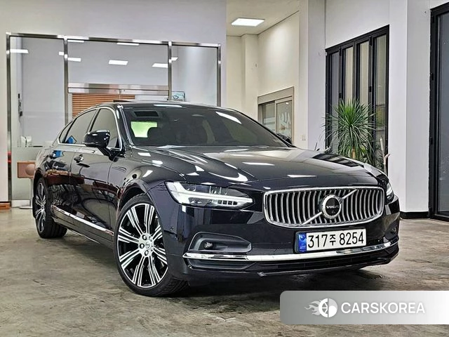 Volvo S90 2023 Черный из Кореи
