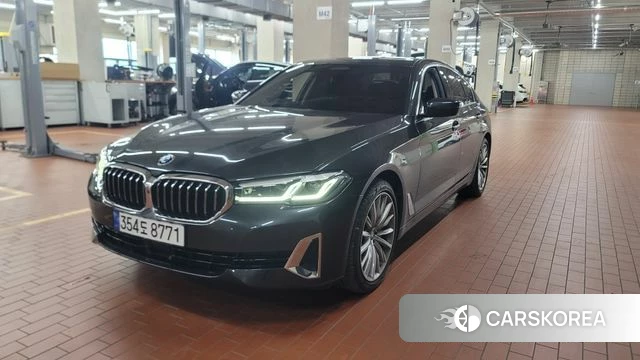BMW 5 Series (G30) 2023 Серый из Кореи