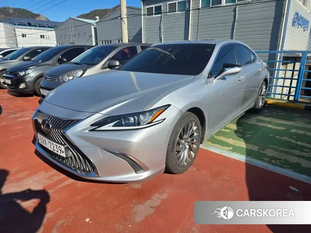 Lexus ES300h 7th generation 2018 Светло-серебряный цвет из Кореи