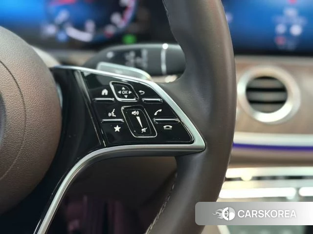 Mercedes-Benz E-class 2022 Белый из Китая
