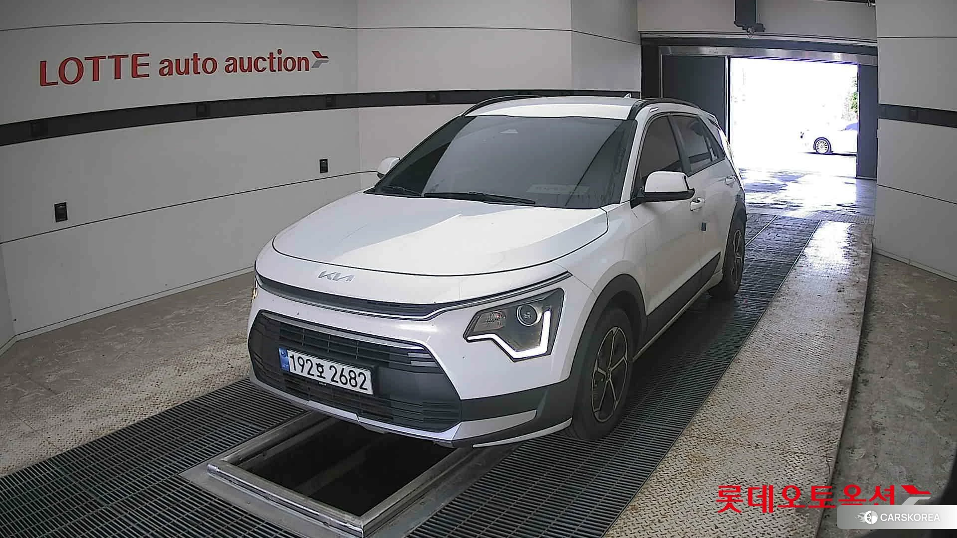 Kia Niro Hybrid 2022 Snow White Pearl (optional) из Кореи