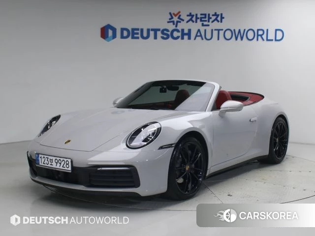 Porsche 911(992) 2020 Серебристо-серый из Кореи