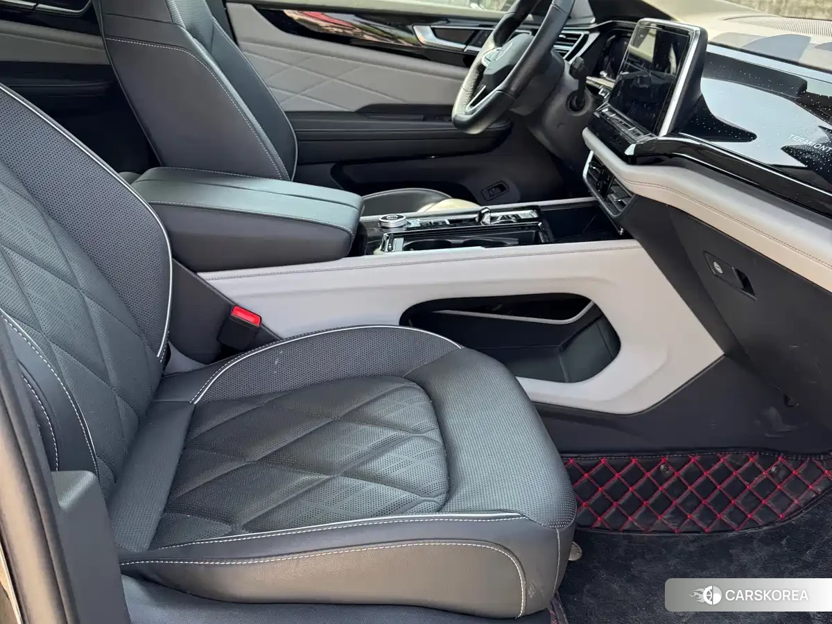 Volkswagen Touareg 2024 Черный из Китая