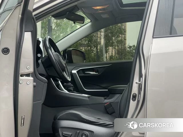 Toyota RAV4 Rongfang 2021 Шампань из Китая