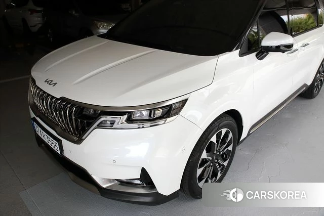 Kia Carnival 4th generation 2023 Белый из Кореи