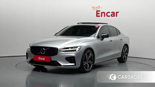 Volvo S60 3rd generation 2022 Серебристо-серый из Кореи