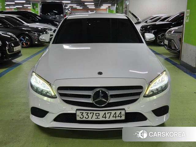 Mercedes-Benz C-Class W205 2019 Белый из Кореи