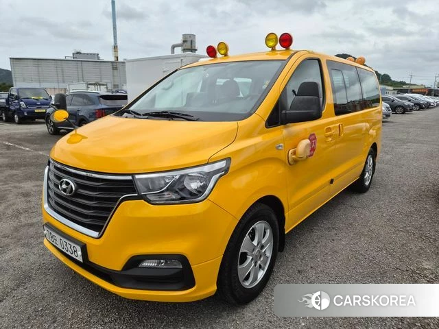 Hyundai The New Grand Starex 2018 Желтый из Кореи
