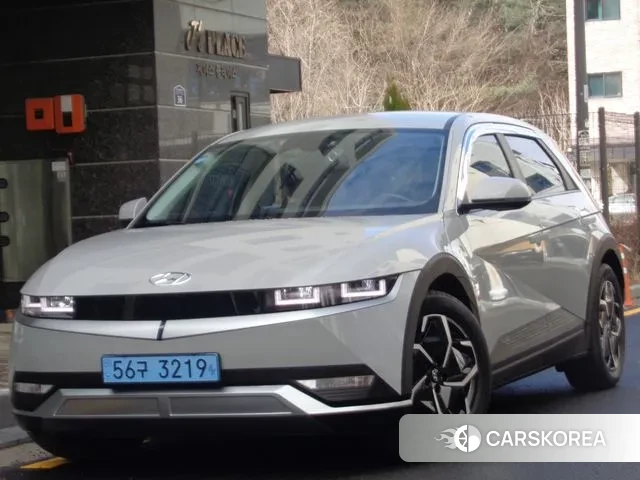 Hyundai Ionic 5 2023 Серебристо-серый из Кореи