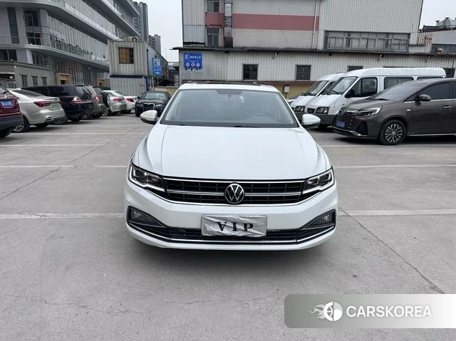 Volkswagen Bora 2021 Белый из Китая