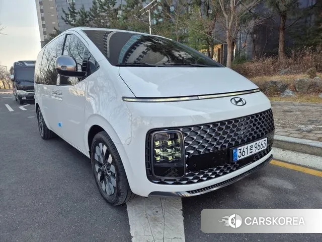 Hyundai Staria 2022 Белый из Кореи