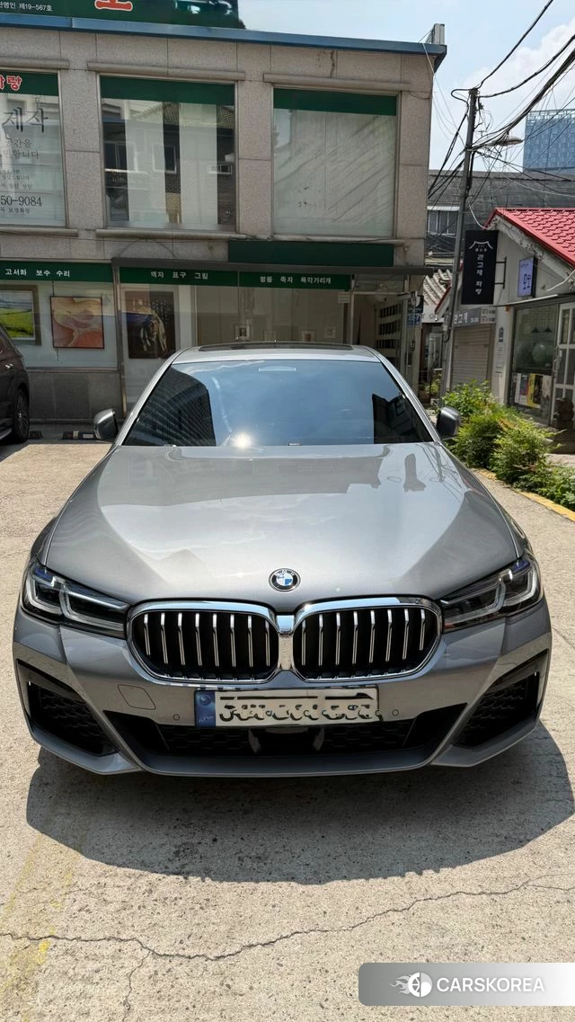 BMW 5 Series (G30) 2022 Серебряный из Кореи