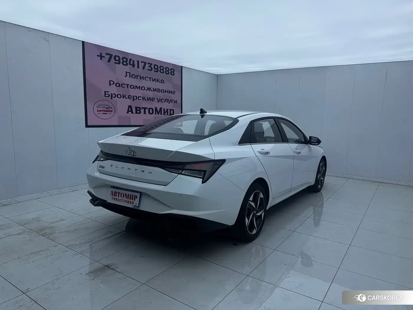 Hyundai Elantra 2023 Белый из Китая