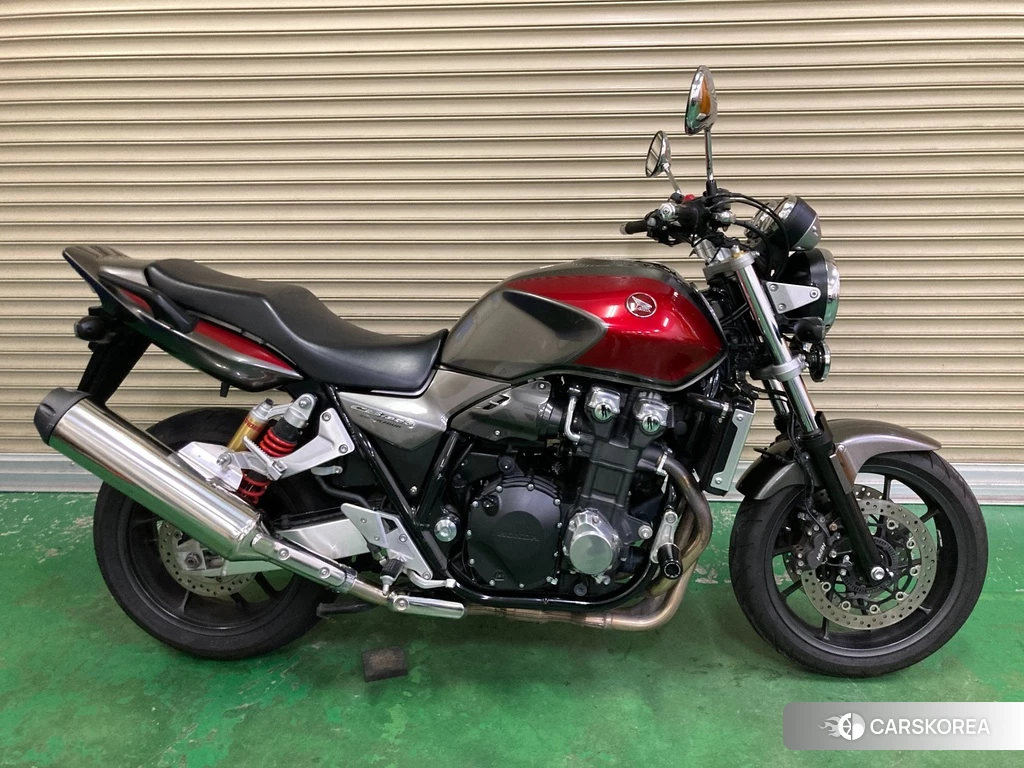 Проданный Honda CB1300SF 2016 из Японии, фото 2