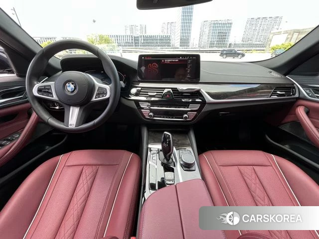 BMW 5 series 2022 Черный из Китая