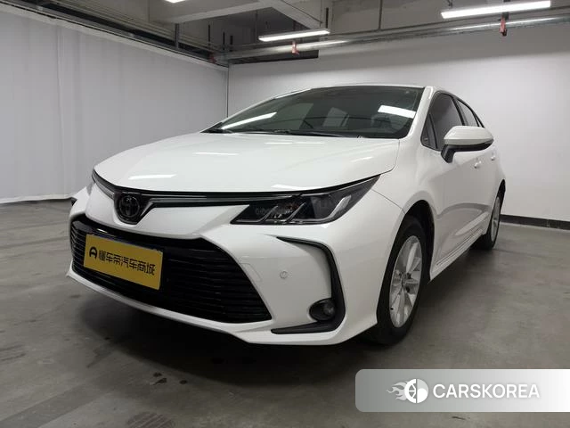 Toyota Corolla 2021 Белый из Китая