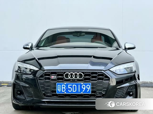 Audi S5 2023 Черный из Китая
