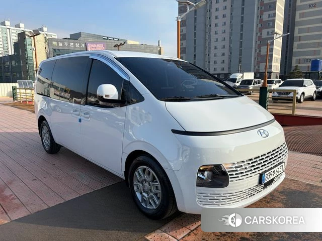 Hyundai Staria 2023 Белый из Кореи