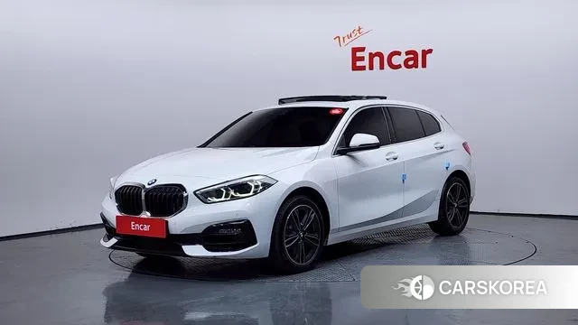 BMW 1 Series (F40) 2022 Белый из Кореи