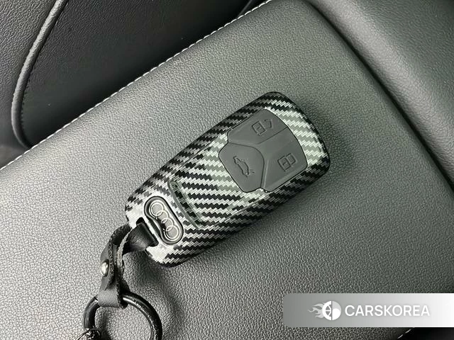 Audi A4L 2021 Белый из Китая