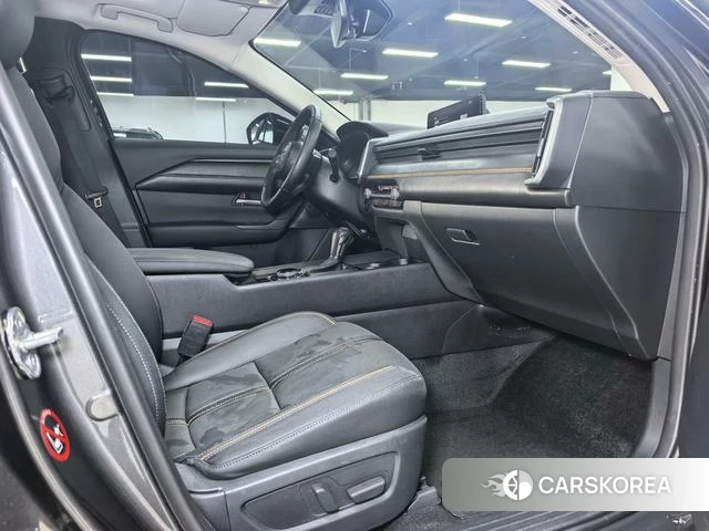 Mazda CX-50 line also 2023 Темно-серый из Китая