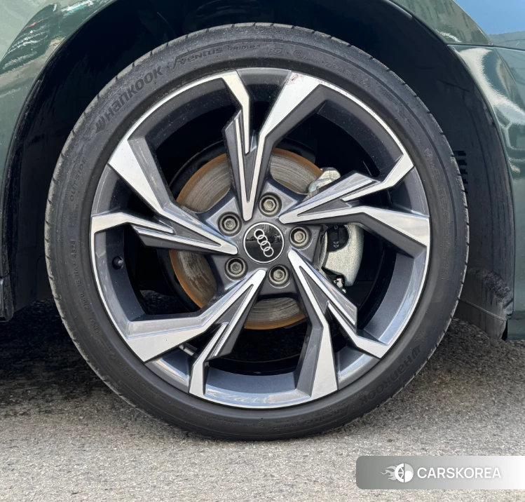 Audi A3 2024 Зеленый из Китая